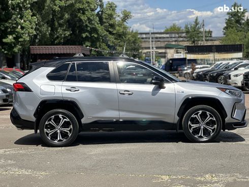 Toyota RAV4 2020 серый - фото 2
