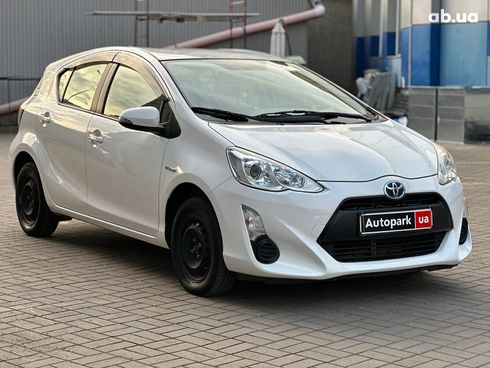 Toyota Aqua 2015 белый - фото 3