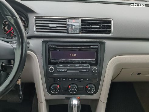 Volkswagen Passat 2014 серый - фото 16