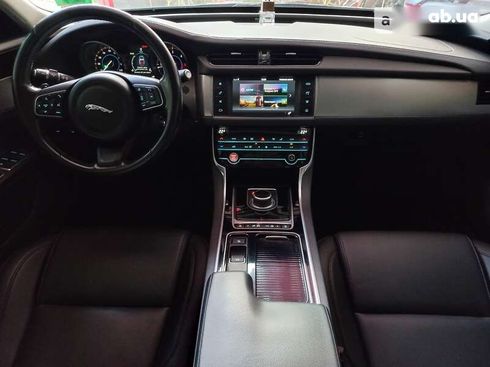 Jaguar XF 2016 - фото 10