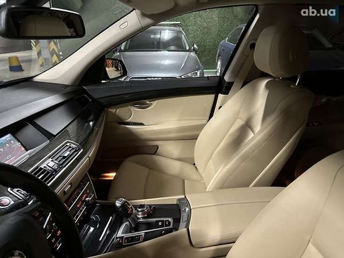 BMW 5 серия 2017 - фото 24