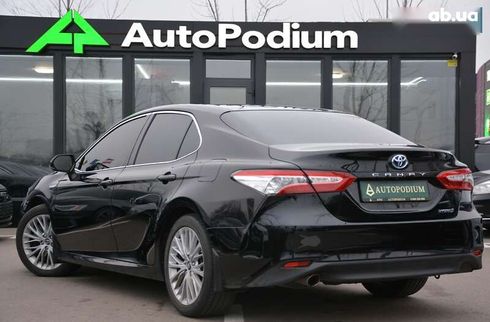 Toyota Camry 2019 - фото 10
