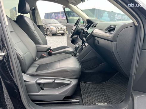 Volkswagen Tiguan 2019 черный - фото 34