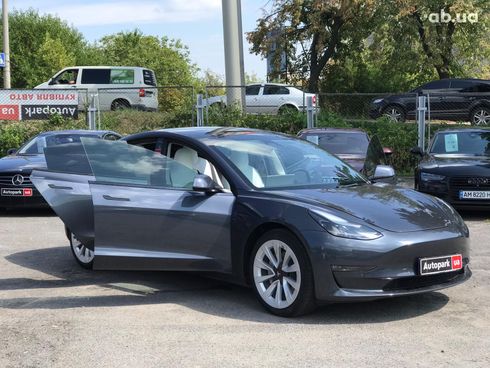 Tesla Model 3 2022 серый - фото 45