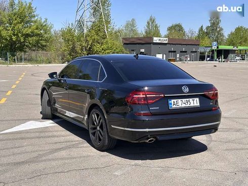 Volkswagen Passat 2017 - фото 17