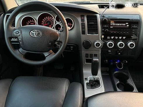Toyota Sequoia 2013 - фото 25