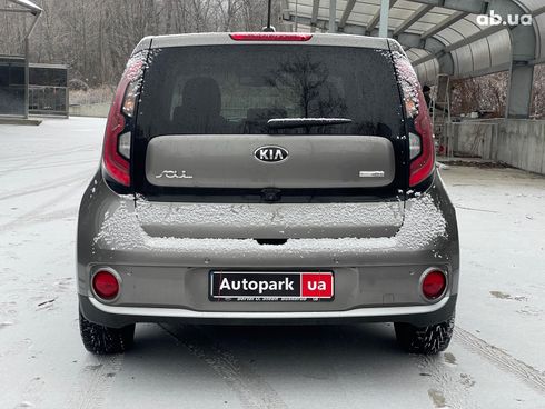 Kia Soul 2017 серый - фото 11