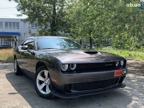 Dodge Challenger 2020 - фото 12