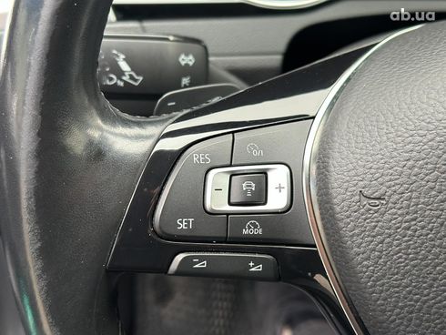 Volkswagen Passat 2015 серый - фото 30