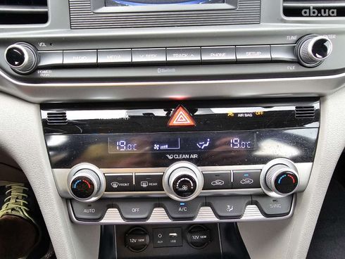 Hyundai Elantra 2019 серый - фото 16