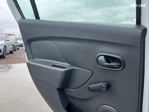Renault Logan 2018 белый - фото 14