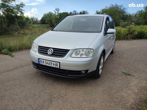 Volkswagen Touran 2006 серый - фото 6