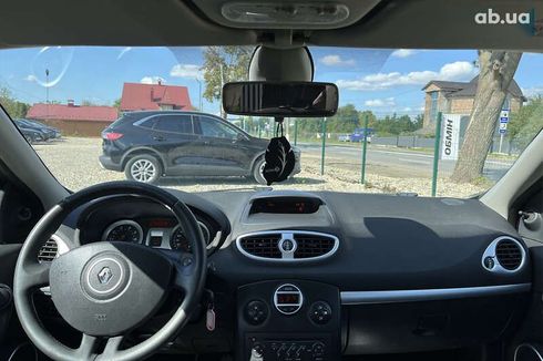 Renault Clio 2008 - фото 18