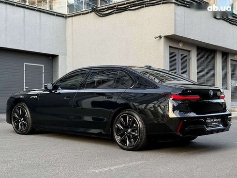 BMW i7 2025 - фото 27