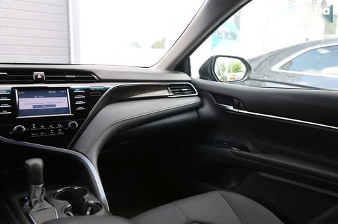 Toyota Camry 2019 - фото 15