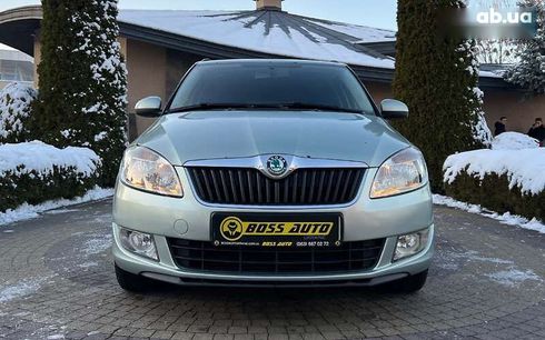 Skoda Fabia 2012 - фото 2