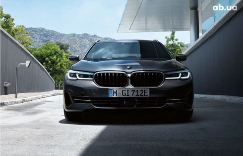 BMW 5 серия 2023 - фото 1