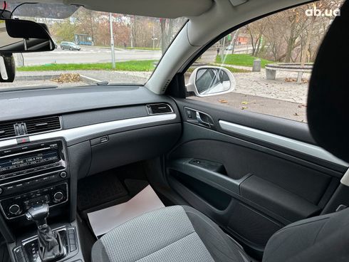 Skoda Superb 2012 белый - фото 28