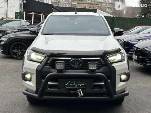 Toyota Hilux 2022 - фото 3