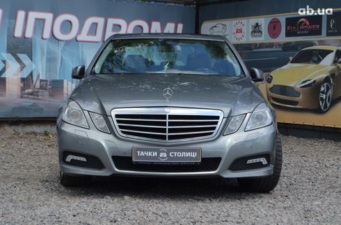 Mercedes-Benz E-Класс 2010 серый - фото 2
