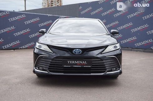 Toyota Camry 2021 - фото 2