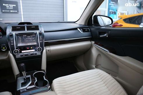 Toyota Camry 2014 - фото 15