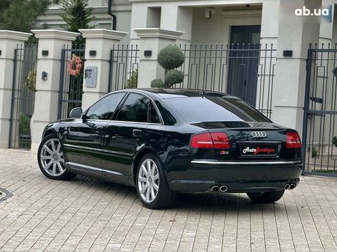 Audi S8 2010 - фото 12