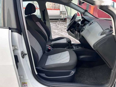 SEAT Ibiza 2012 - фото 9