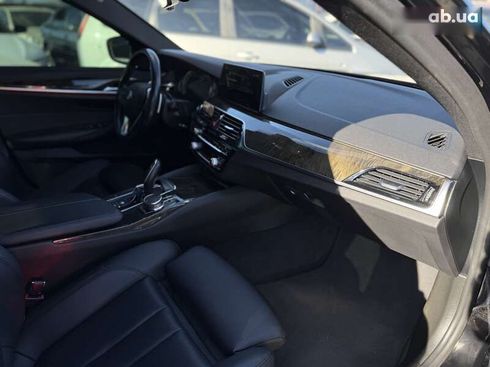 BMW 5 серия 2017 - фото 11