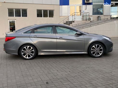 Hyundai Sonata 2014 серый - фото 4