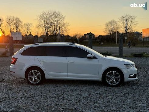 Skoda Octavia 2017 - фото 12