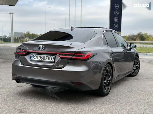 Toyota Camry 2019 - фото 10