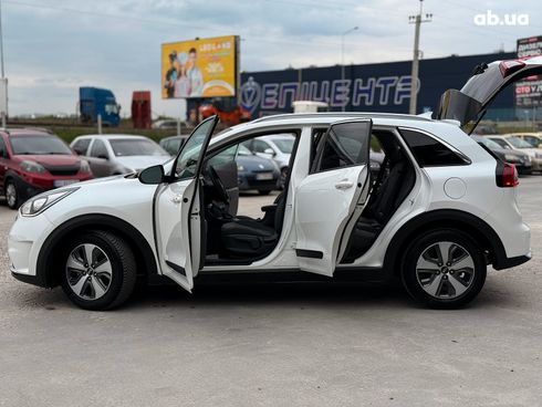 Kia Niro 2019 белый - фото 31