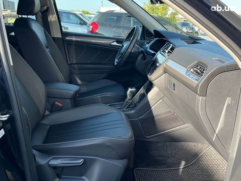 Volkswagen Tiguan 2021 черный - фото 20