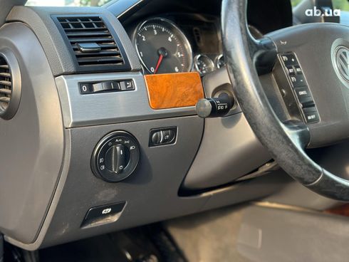 Volkswagen Touareg 2008 черный - фото 11