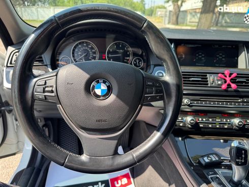 BMW 5 серия 2015 белый - фото 21