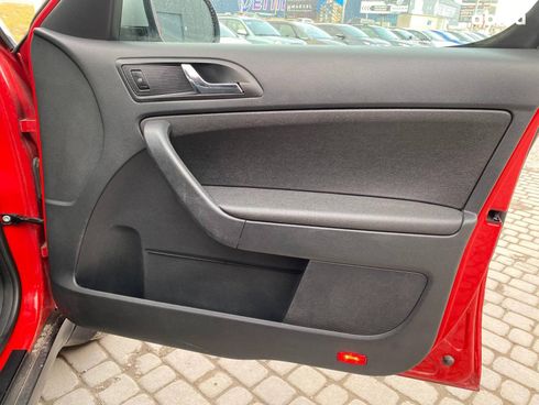 Skoda Yeti 2014 красный - фото 24