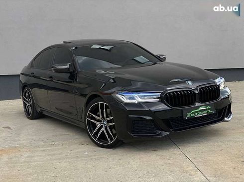 BMW 5 серия 2018 - фото 9