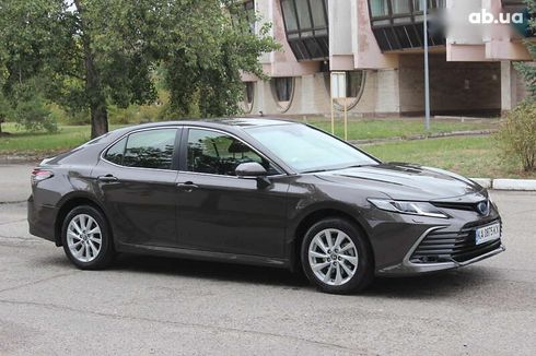 Toyota Camry 2023 - фото 10