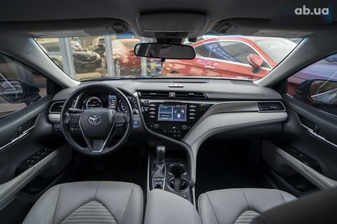 Toyota Camry 2019 - фото 23