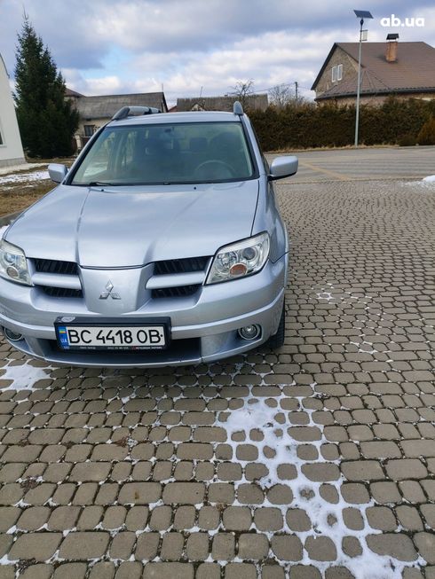 Mitsubishi Outlander 2008 серебристый - фото 4