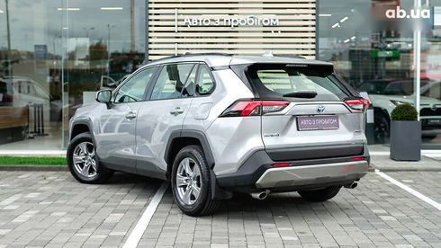 Toyota RAV4 2024 - фото 2