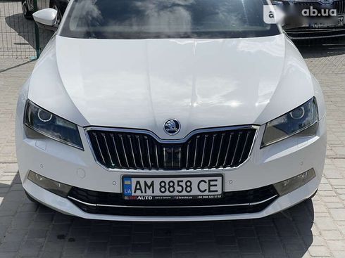 Skoda Superb 2017 - фото 14