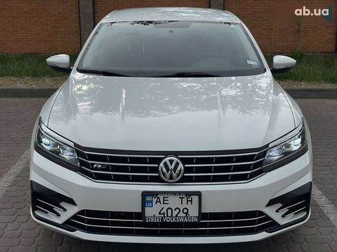 Volkswagen Passat 2017 - фото 2