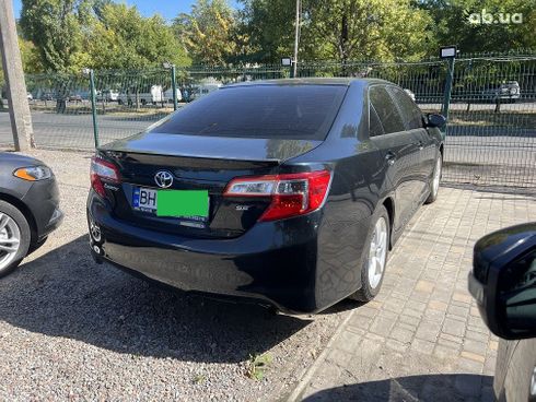 Toyota Camry 2015 серый - фото 20