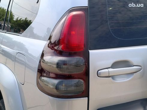 Toyota Land Cruiser Prado 2004 серый - фото 10