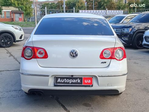 Volkswagen Passat 2008 белый - фото 9