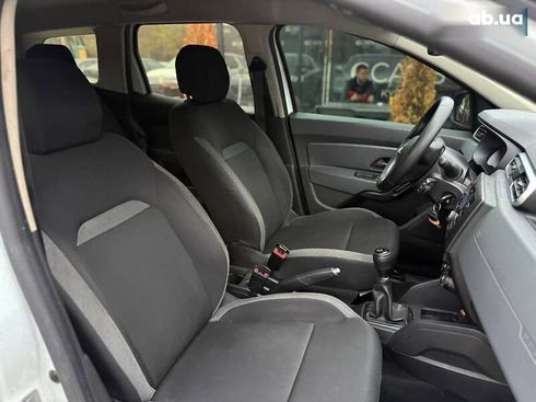 Renault Duster 2020 - фото 14