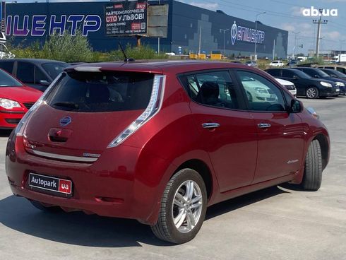 Nissan Leaf 2015 красный - фото 8
