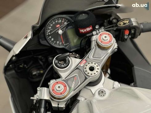 Aprilia RSV4 2011 - фото 7